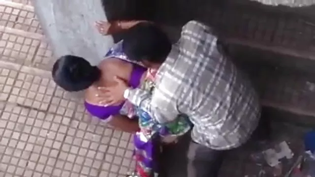 गर्म अश्लील कोई पंजीकरण  में दर्पण सेक्सी मूवी पिक्चर के सामने
