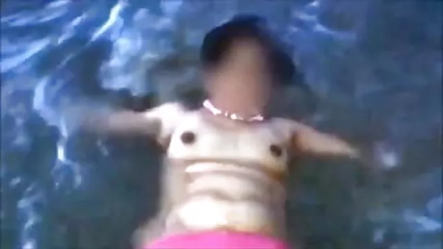 गर्म अश्लील कोई पंजीकरण  बेघर किशोर पैसे के लिए सेक्सी वीडियो हिंदी मूवी